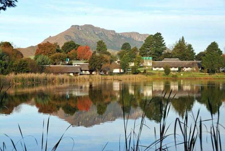 ホテル Drakensberg White Mountain Backpackers エストコート エクステリア 写真